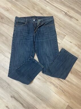 Classic Men’s  Dark Blue Straight-Leg Jeans